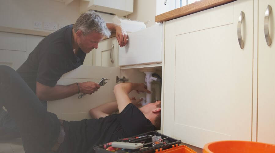 Expert burst pipe repair services in Wapella, IL